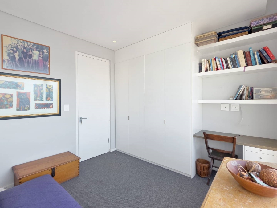 To Let 2 Bedroom Property for Rent in Green Point Western Cape